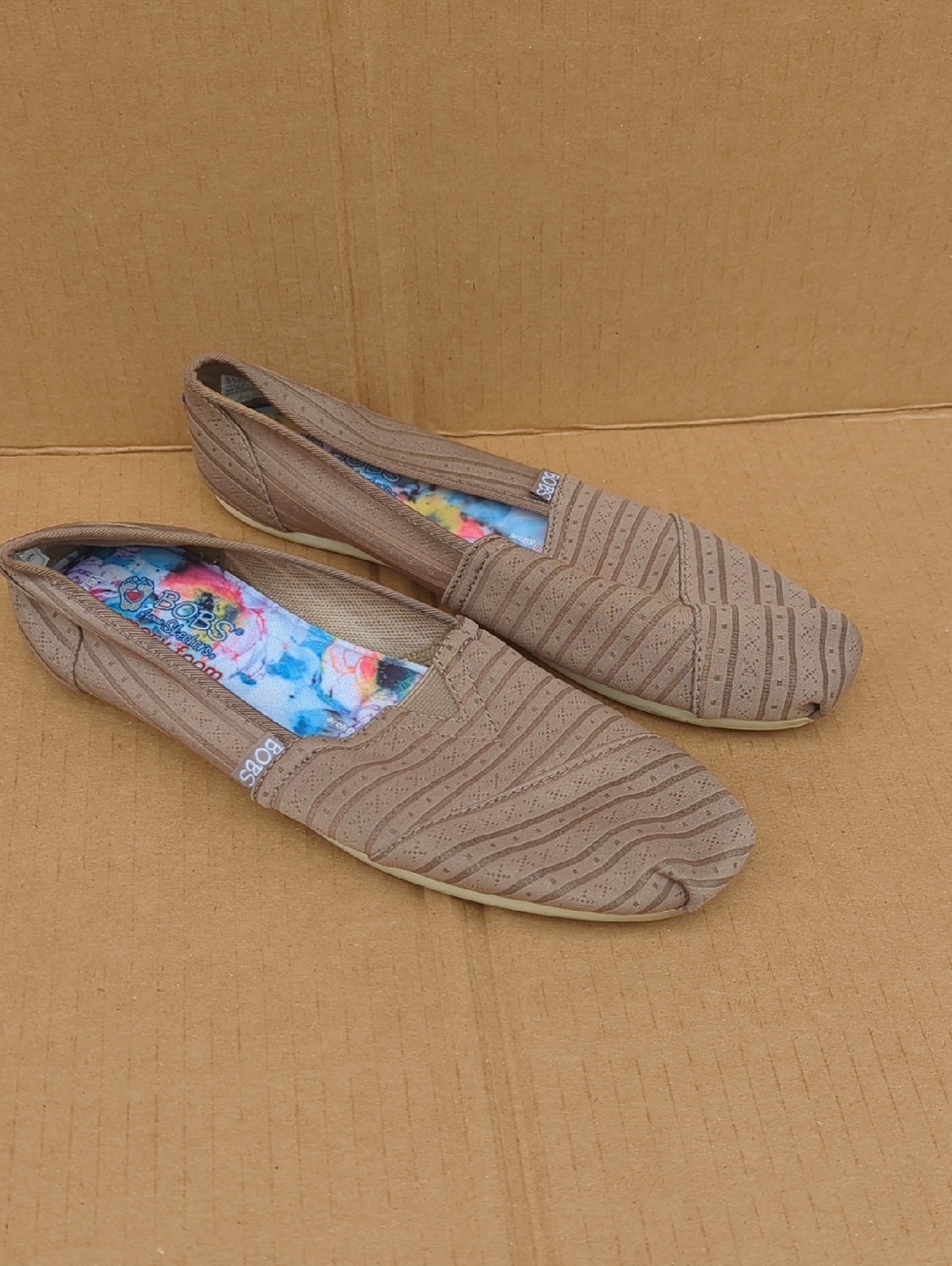Skechers Bobs Plush Women’s Flats 9.5  Taupe Textured Slip on Memory Foam 34240